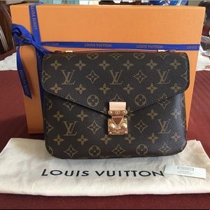 Sold 🅿️ Louis Vuitton Pochette Metis